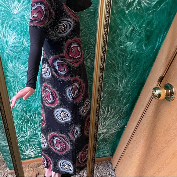 Fashion Code Rose Print Black Dress—- stretchy!! - Picture 2 of 8